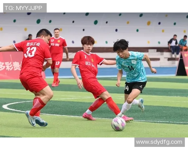 全景展现足球巨星个人风采激情瞬间与赛场高光时刻集锦 全景展现足球巨星个人风采激情瞬间与赛场高光时刻集锦