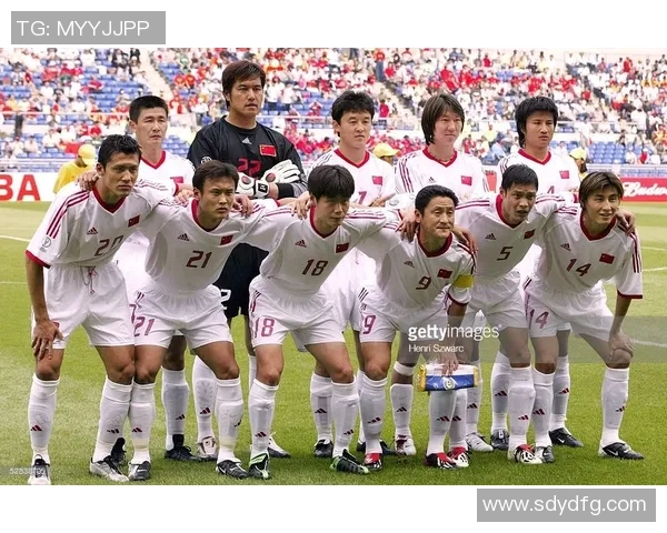 热血绿茵巅峰对决足球巨星闪耀出场瞬间全场激情沸腾 热血绿茵巅峰对决足球巨星闪耀出场瞬间全场激情沸腾